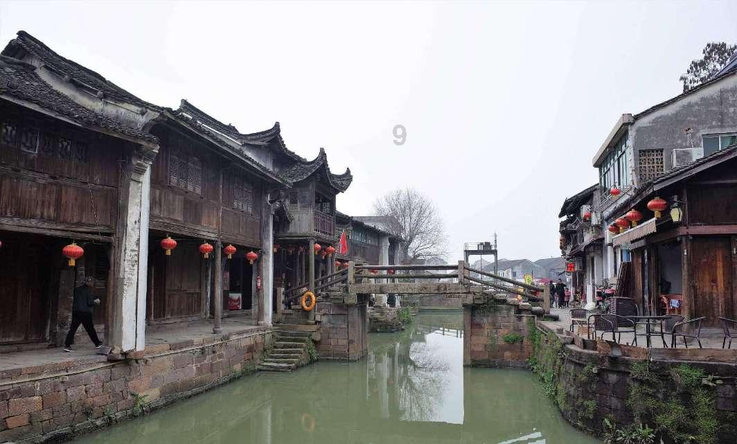 艾瑞泽5天窗总成换完了后面高怎么回事？